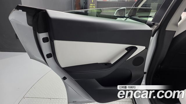 Tesla Model Y Long Range AWD 2022 — фото 25