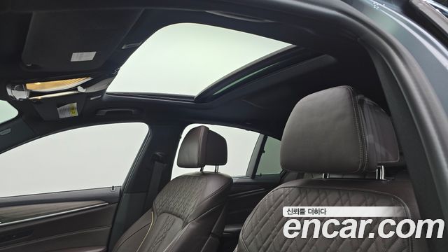 BMW 5 Series (G30) 520d xDrive M Sport Package Plus 2018 — фото 16