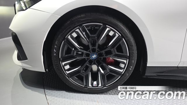 BMW i5 (G60) M60 xDrive 2024 — фото 5