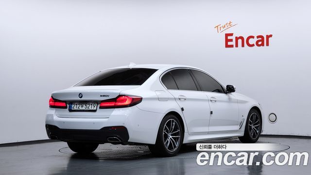 BMW 5 Series (G30) 520i M Sport 2022 — фото 2