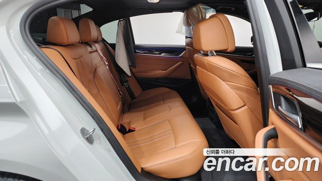 BMW 5 Series (G30) 520i M Sport 2022 — фото 15