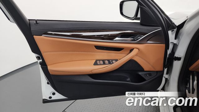BMW 5 Series (G30) 520i M Sport 2022 — фото 30