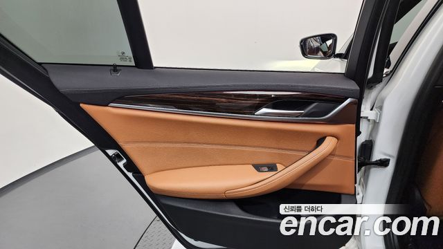 BMW 5 Series (G30) 520i M Sport 2022 — фото 31