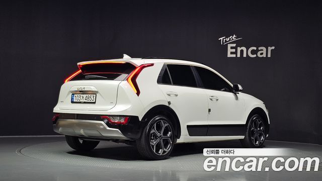 Kia Niro Signature 2022 — фото 2