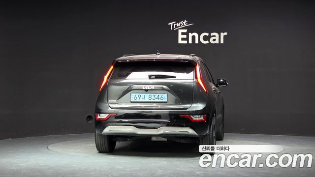 Kia Niro EV Earth 2024 — фото 4