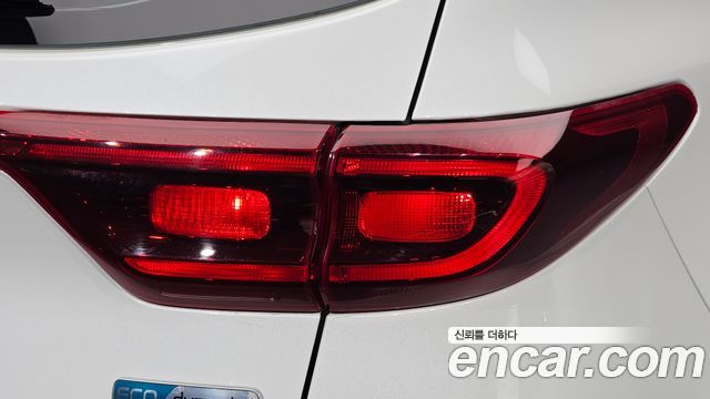Kia Sportage The Bold Diesel 2.0 2WD Prestige 2020 — фото 23