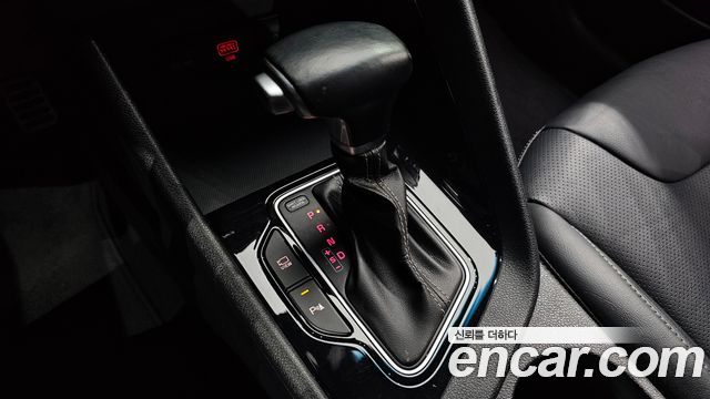 Kia Niro 1.6 HEV Noblesse Special 2020 — фото 9