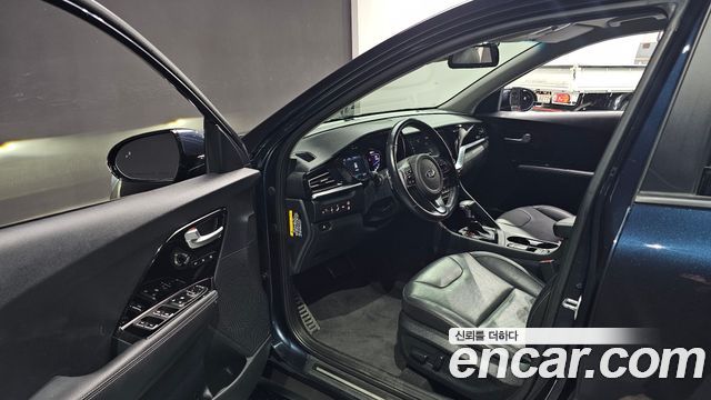 Kia Niro 1.6 HEV Noblesse Special 2020 — фото 10