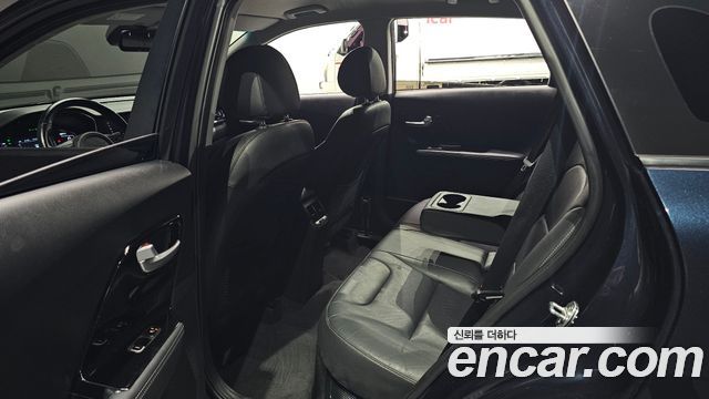 Kia Niro 1.6 HEV Noblesse Special 2020 — фото 11