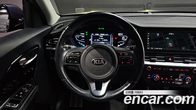 Kia Niro 1.6 HEV Noblesse Special 2020 — фото 12