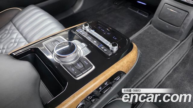 Genesis G90 5.0 AWD Limousine Prestige 2019 — фото 19