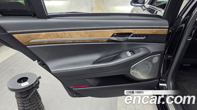 Genesis G90 5.0 AWD Limousine Prestige 2019 — фото 25