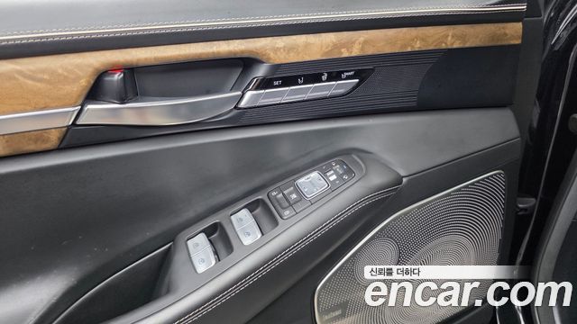 Genesis G90 5.0 AWD Limousine Prestige 2019 — фото 29