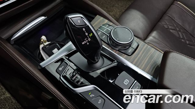 BMW 5 Series (G30) 530i xDrive M Sport Package Plus 2018 — фото 9