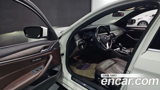BMW 5 Series (G30) 530i xDrive M Sport Package Plus 2018 — фото 10
