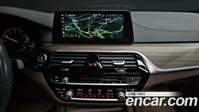 BMW 5 Series (G30) 530i xDrive M Sport Package Plus 2018 — фото 13
