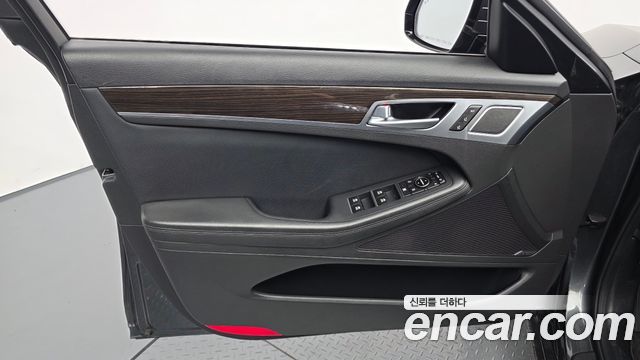 Genesis G80 3.3 GDI AWD Prestige 2019 — фото 24