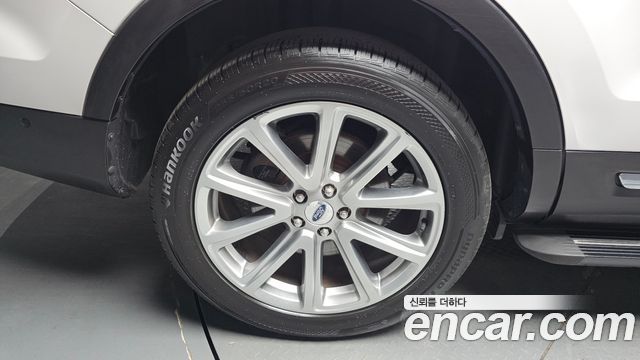Ford Explorer 2.3 Limited 4WD 5th 2017 — фото 5