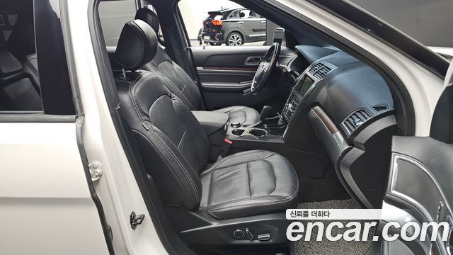 Ford Explorer 2.3 Limited 4WD 5th 2017 — фото 10