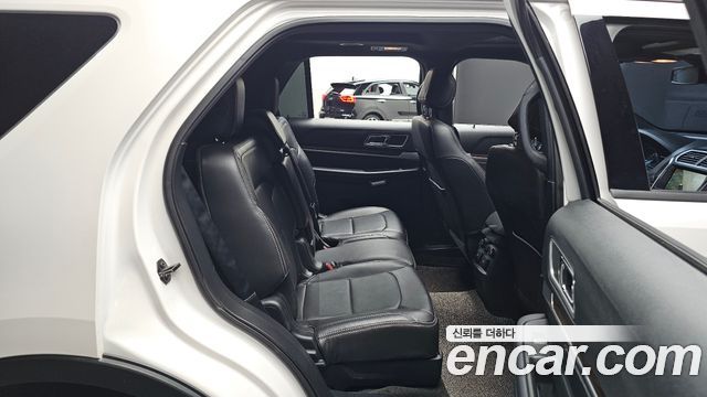 Ford Explorer 2.3 Limited 4WD 5th 2017 — фото 11