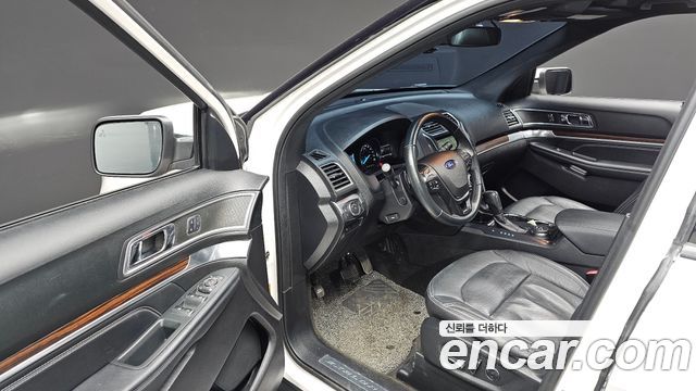 Ford Explorer 2.3 Limited 4WD 5th 2017 — фото 12