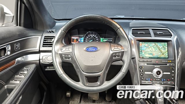 Ford Explorer 2.3 Limited 4WD 5th 2017 — фото 13