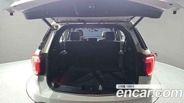 Ford Explorer 2.3 Limited 4WD 5th 2017 — фото 20