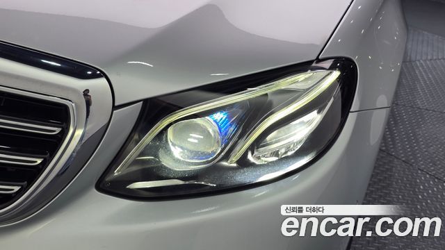Mercedes-Benz E-Class (W213) E300 4MATIC Exclusive 2020 — фото 22