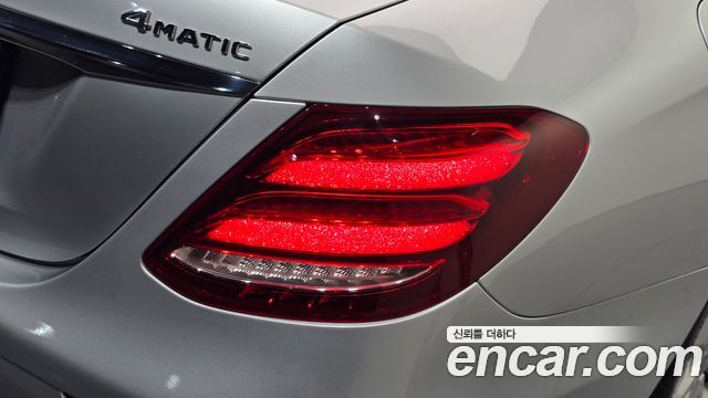 Mercedes-Benz E-Class (W213) E300 4MATIC Exclusive 2020 — фото 23