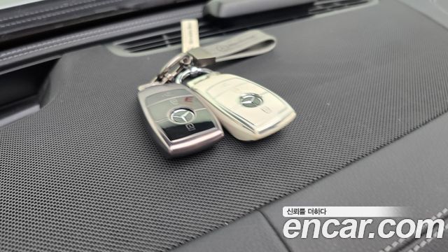 Mercedes-Benz E-Class (W213) E300 4MATIC Exclusive 2020 — фото 32