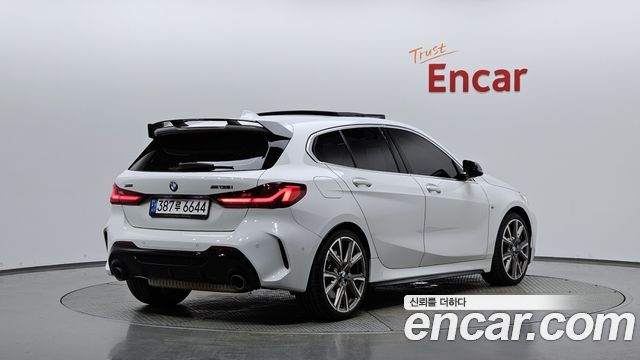 BMW 1 Series (F40) M135i xDrive 2021 — фото 2