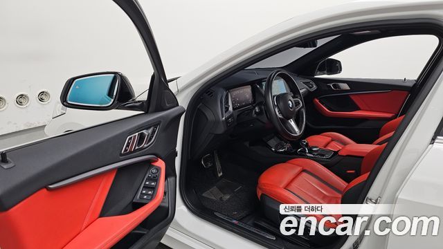 BMW 1 Series (F40) M135i xDrive 2021 — фото 10