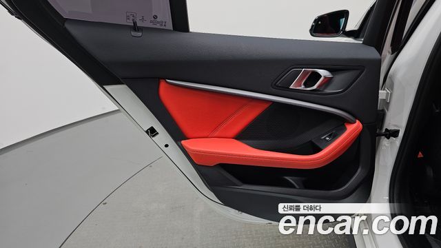 BMW 1 Series (F40) M135i xDrive 2021 — фото 31