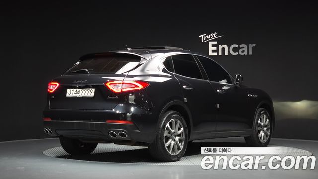 Maserati Levante 3.0 Diesel AWD 2019 — фото 2