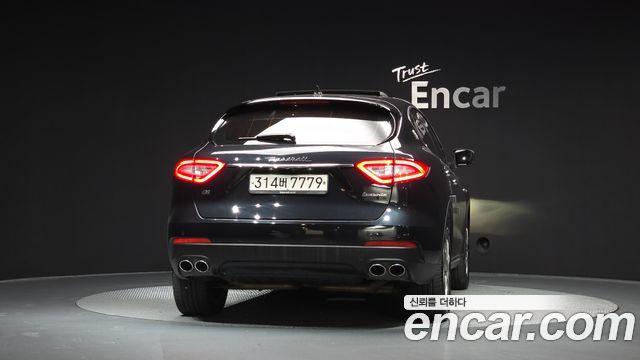 Maserati Levante 3.0 Diesel AWD 2019 — фото 4