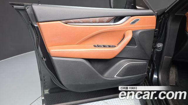 Maserati Levante 3.0 Diesel AWD 2019 — фото 24