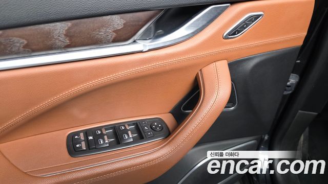 Maserati Levante 3.0 Diesel AWD 2019 — фото 32
