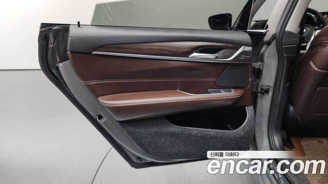 BMW 6 Series GT (G32) 620d xDrive Luxury 2021 — фото 25