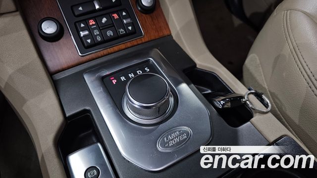 Land Rover Discovery 4 3.0 SDV6 HSE 2014 — фото 9