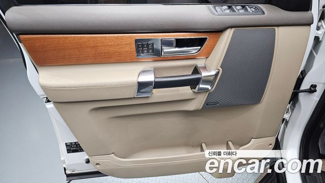 Land Rover Discovery 4 3.0 SDV6 HSE 2014 — фото 24