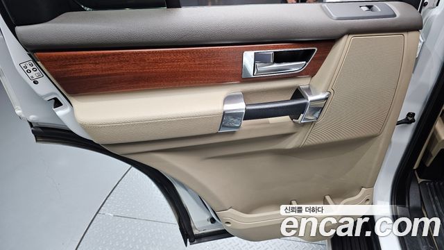 Land Rover Discovery 4 3.0 SDV6 HSE 2014 — фото 25