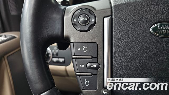 Land Rover Discovery 4 3.0 SDV6 HSE 2014 — фото 27