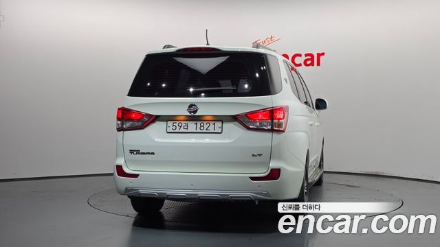 KG Mobility (SsangYong) Korando Turismo 4WD GT 9-seater 2015 — фото 4