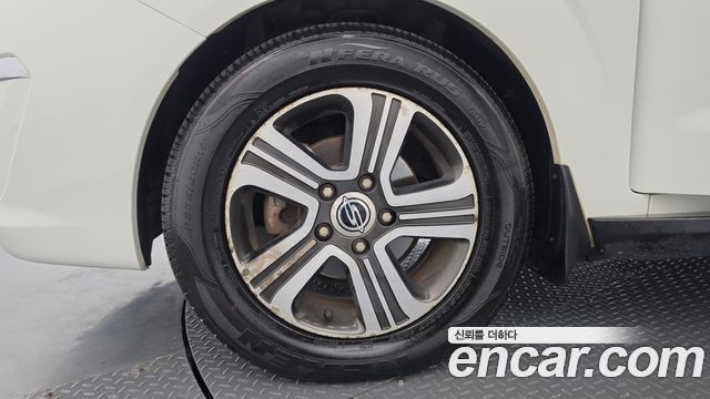 KG Mobility (SsangYong) Korando Turismo 4WD GT 9-seater 2015 — фото 5