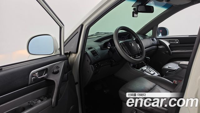 KG Mobility (SsangYong) Korando Turismo 4WD GT 9-seater 2015 — фото 10