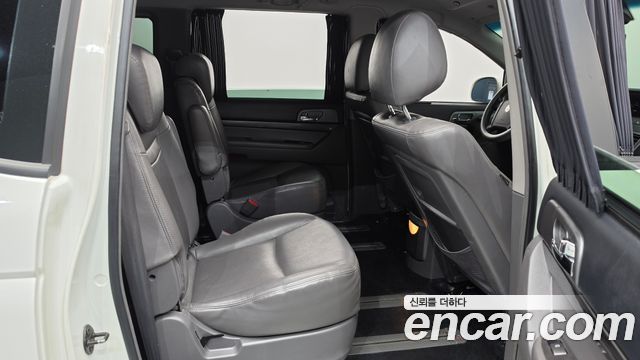 KG Mobility (SsangYong) Korando Turismo 4WD GT 9-seater 2015 — фото 11