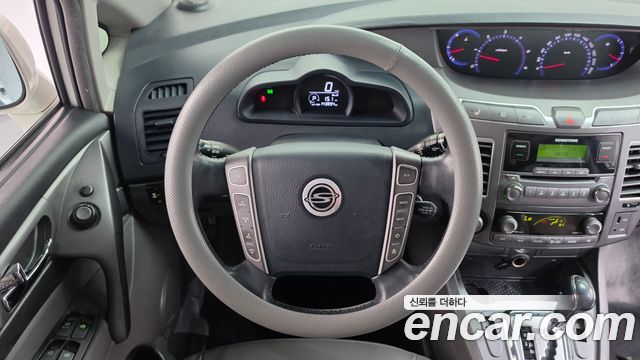 KG Mobility (SsangYong) Korando Turismo 4WD GT 9-seater 2015 — фото 13