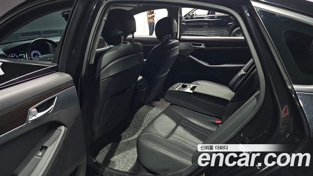 Genesis G80 3.3 GDI AWD Luxury 2017 — фото 15