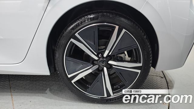 Peugeot 308 (III) 1.2 Hybrid GT 2025 — фото 21