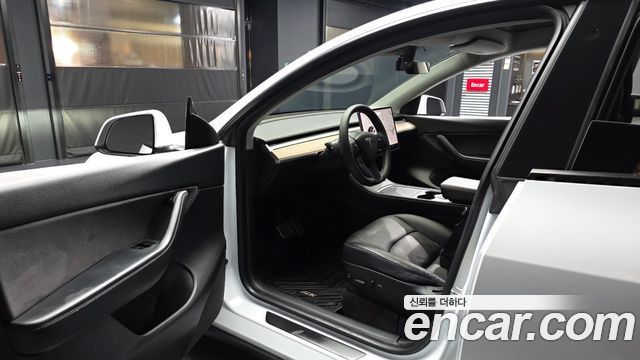 Tesla Model Y Long Range AWD 2021 — фото 10